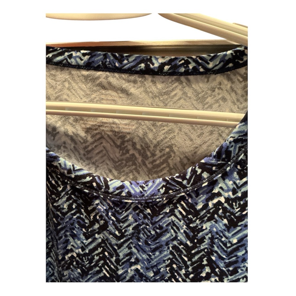 Talbots UPF 50 casual tee - Picture 2 of 2